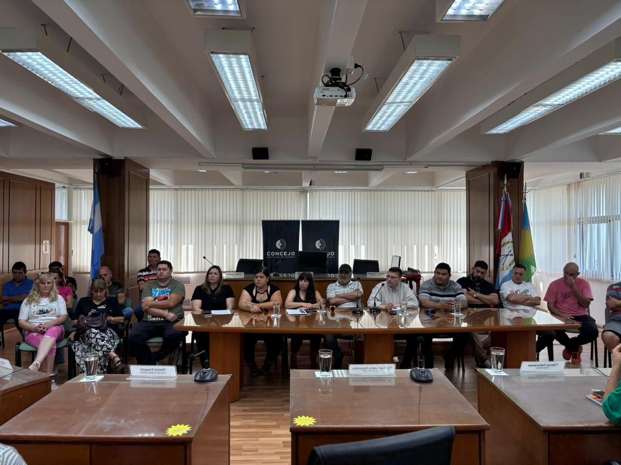 Remiseros debatieron con los concejales sobre la regulación de aplicaciones de transporte en Rafaela