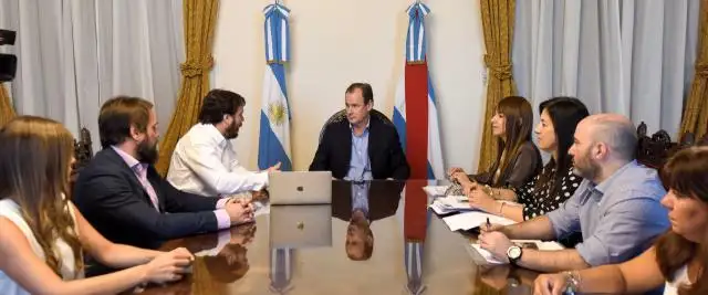 El gobierno avanza con el proyecto para producir medicamentos en la provincia

