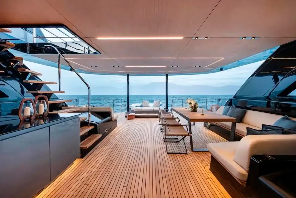 El majestuoso yate que compró Lionel Messi: cuatro camarotes, sauna y garage para motos acuáticas - 1