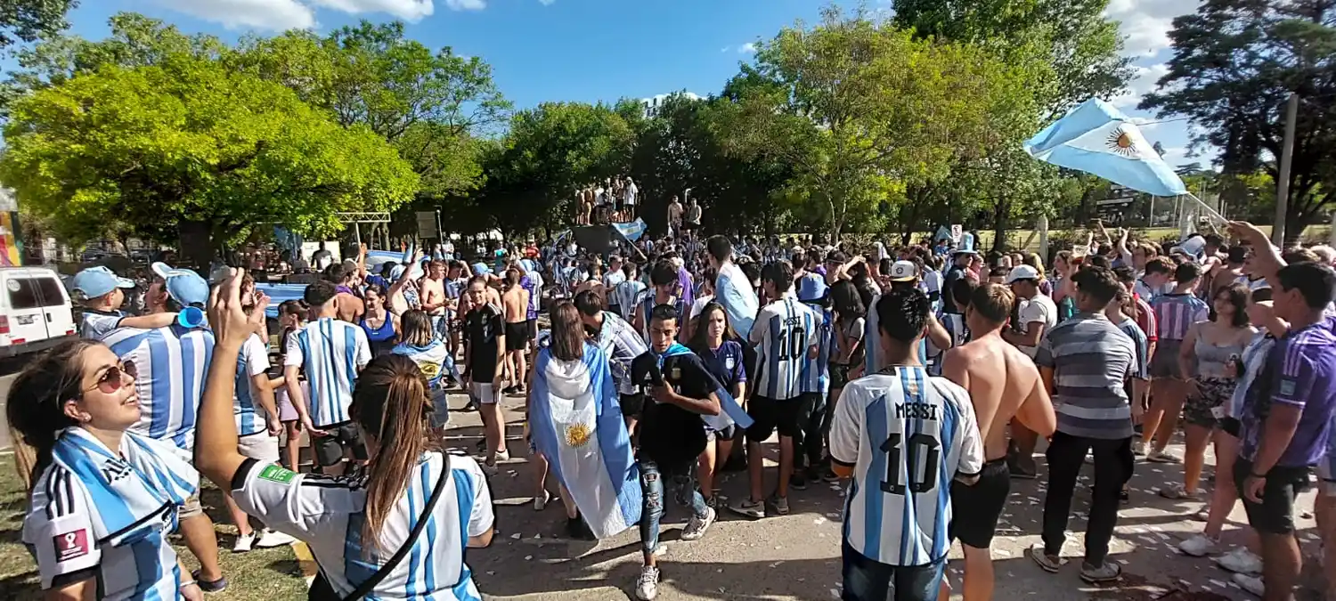 Reclamo del comercio crespense: Declaran feriado nacional para los festejos con la selección