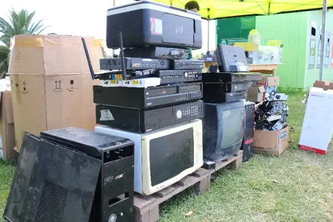 Jornada de recuperación de residuos de aparatos eléctricos y electrónicos en el CAPS San Cayetano