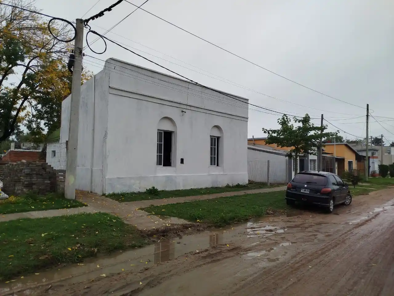 Avanzan las obras de recuperación edilicia y del espacio verde de “La Casona” del barrio Médanos