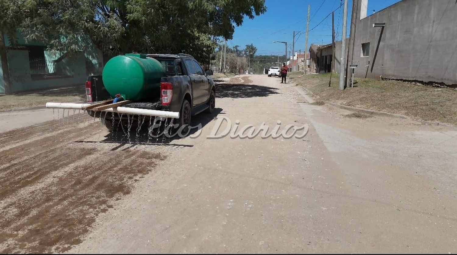 Regando con la camioneta