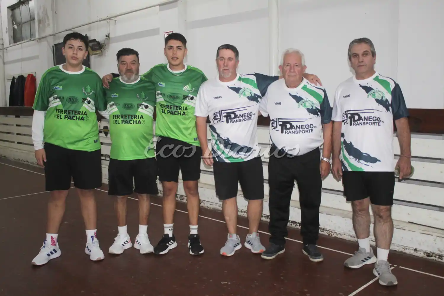 Los equipos finalistas. Circulo B (izquierda) y Camioneros A (derecha)