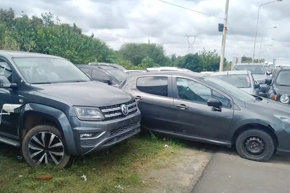 Gualeguay recibe los primeros vehículos secuestrados en el operativo de limpieza de Brazo Largo