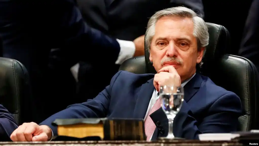 Fernández no aceptará fondos pendientes del FMI