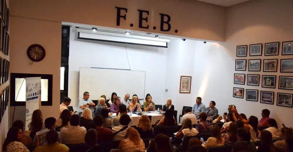 El Congreso de la FEB decidió un paro de 24 horas en toda la Provincia.  FEB