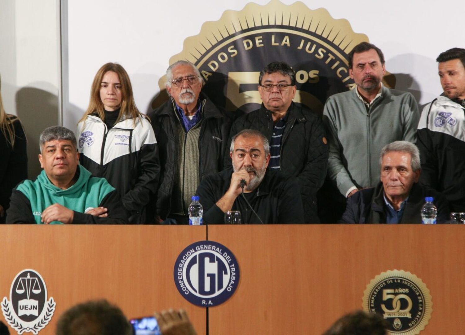 Los cotitulares de la central, junto a los principales referentes sindicales, brindaron una conferencia de prensa.