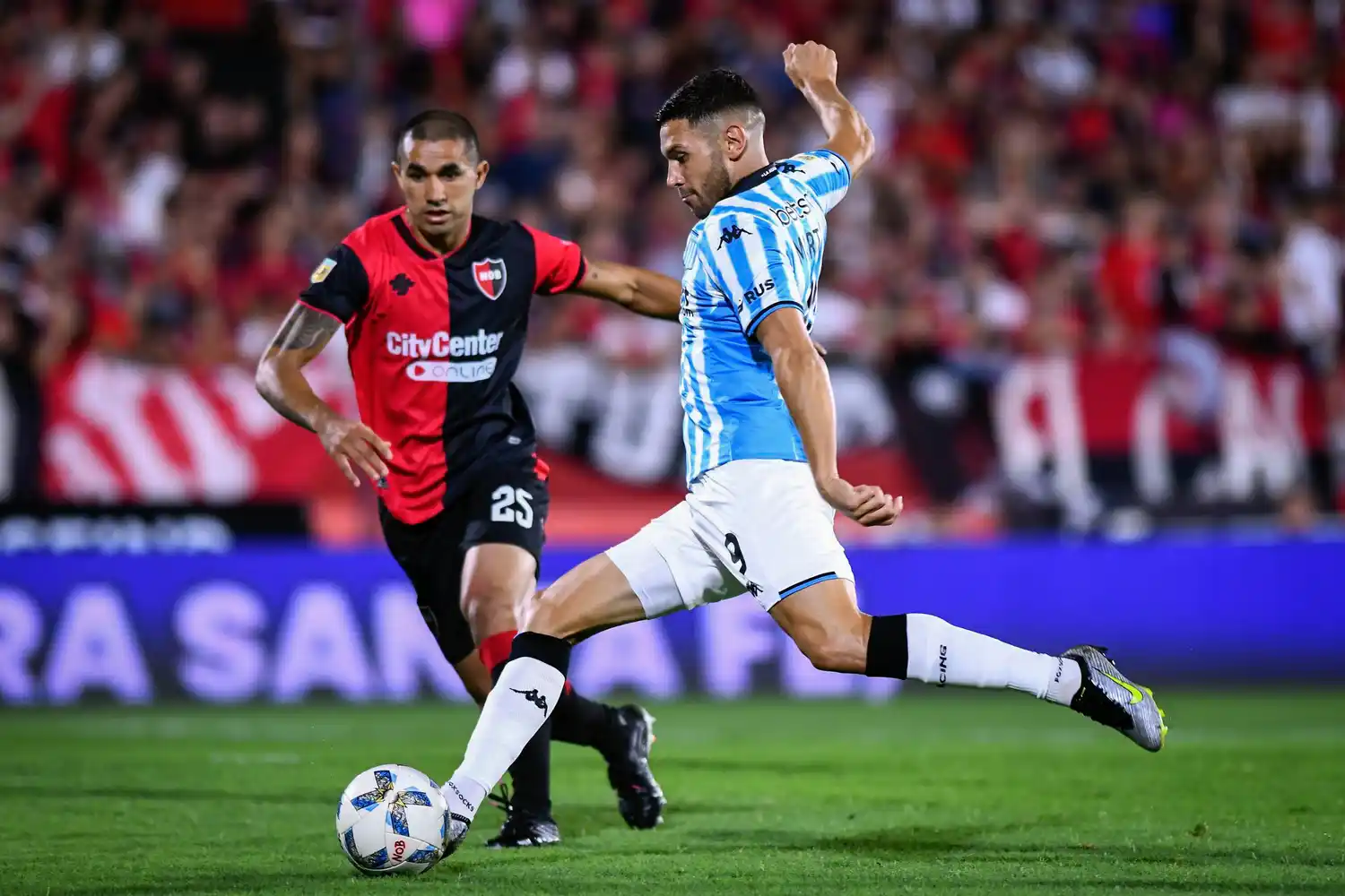 Racing fue pura contundencia y aplastó a Newell's en Rosario
