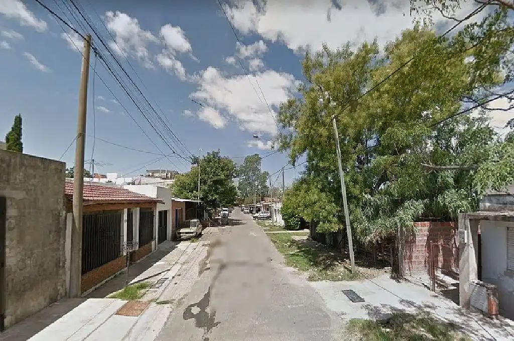 Empalme Graneros: pasaron en moto, tirotearon una casa y murió una chica