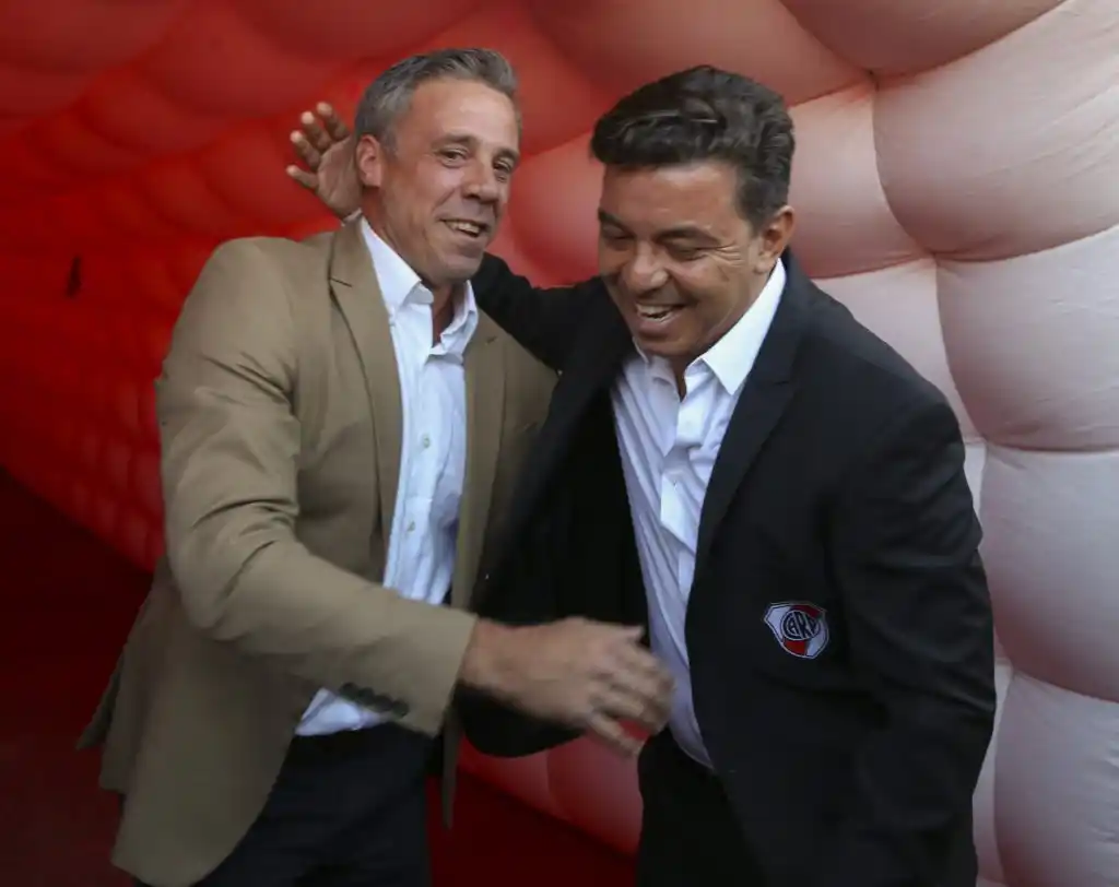 Pusineri, ovacionado