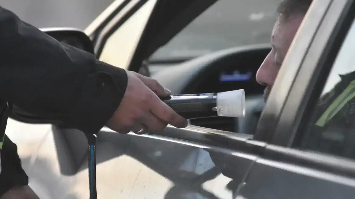 El hecho se registró en un control rutinario y pone de relieve los riesgos del consumo de alcohol al volante.