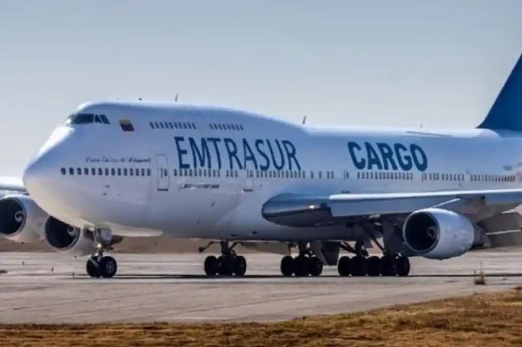 Retendrán los pasaportes de los pasajeros del avión venezolano detenido en Ezeiza