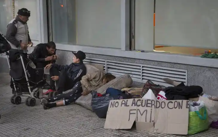 La UCA advirtió que creció la  pobreza y se ubica en un 35 % 