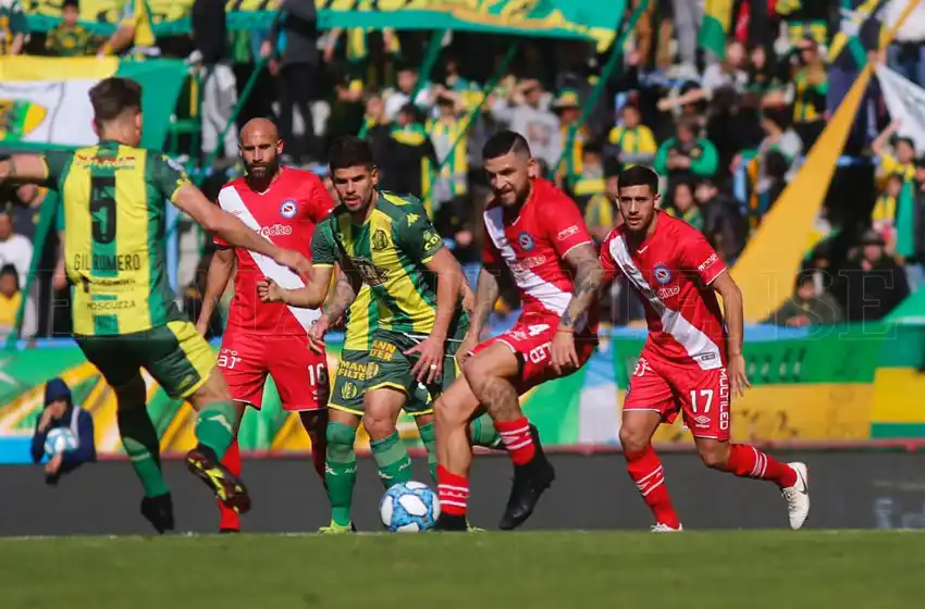 Aldosivi no pudo pasar del empate ante Argentinos Juniors