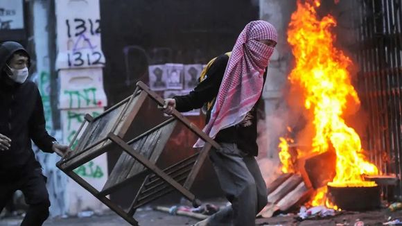 Protesta en Indonesia: hay 20 desaparecidos y al menos 7 muertos