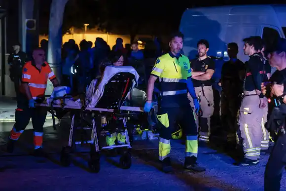 Un muerto y 19 hospitalizados tras incendio de una residencia de ancianos en España