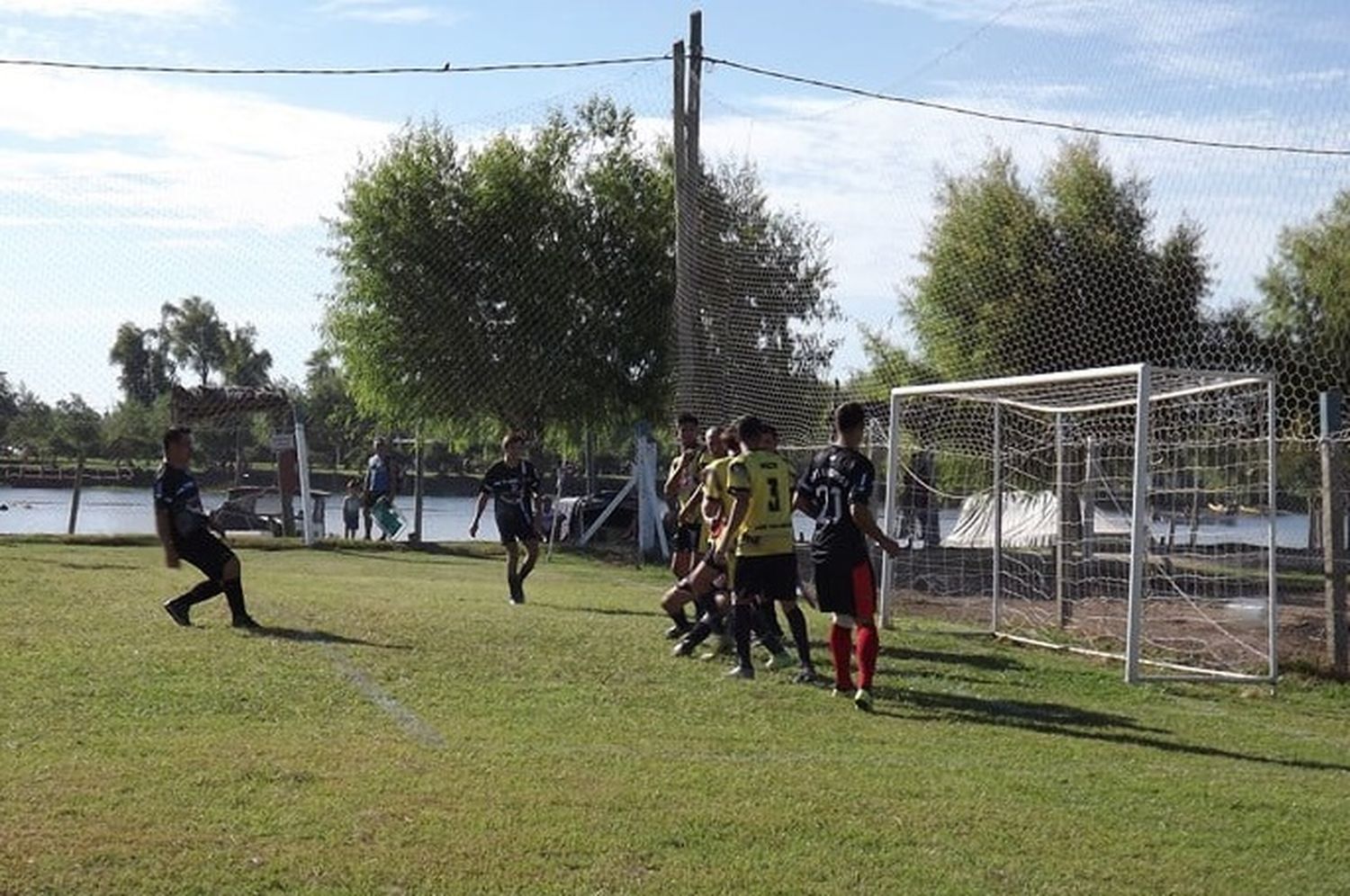 Tras casi un año de inactividad, volvió el fútbol interno a Pescadores y Náutico se organiza para retomar