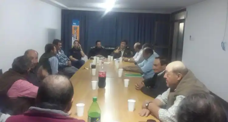 Tras reunión con policías, viveristas analizan medidas de protesta