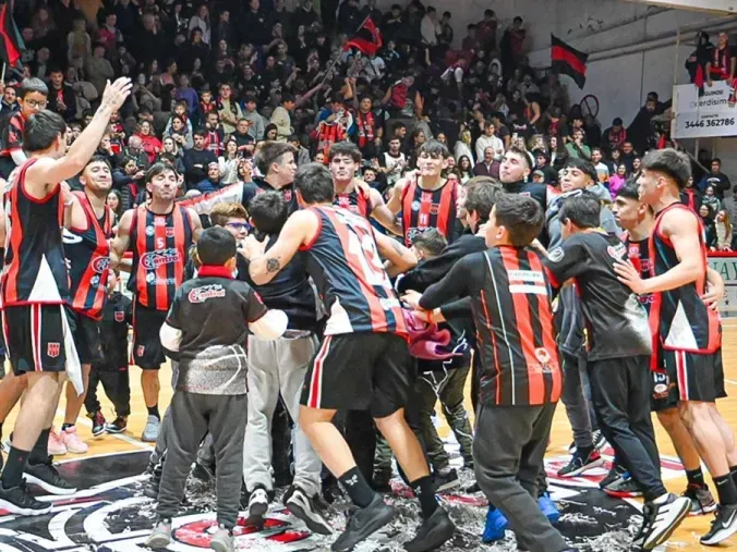 Central Entrerriano hizo historia en casa y volvió a la Liga Argentina