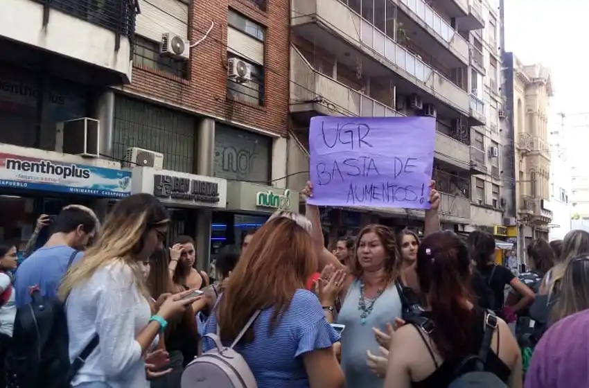 Reclaman el aumento desmedido de las cuotas y pasantías de tres años sin vacaciones ni viáticos