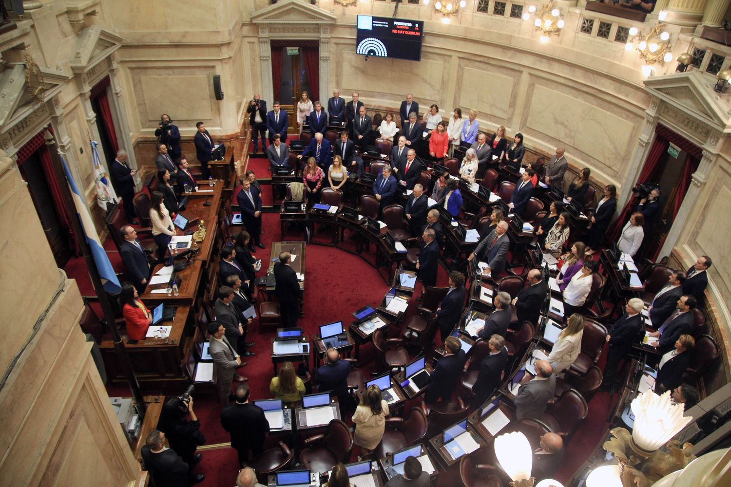 La Cámara alta se pronunció en contra del megadecreto presidencial