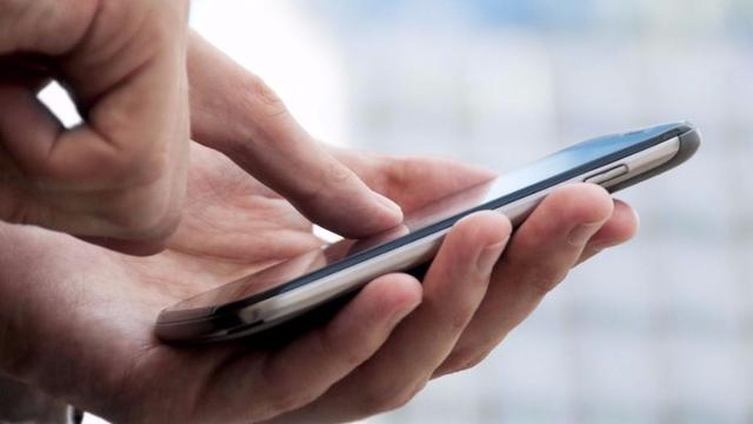 Desde enero, se bloquearán los celulares traídos del exterior que no sean declarados