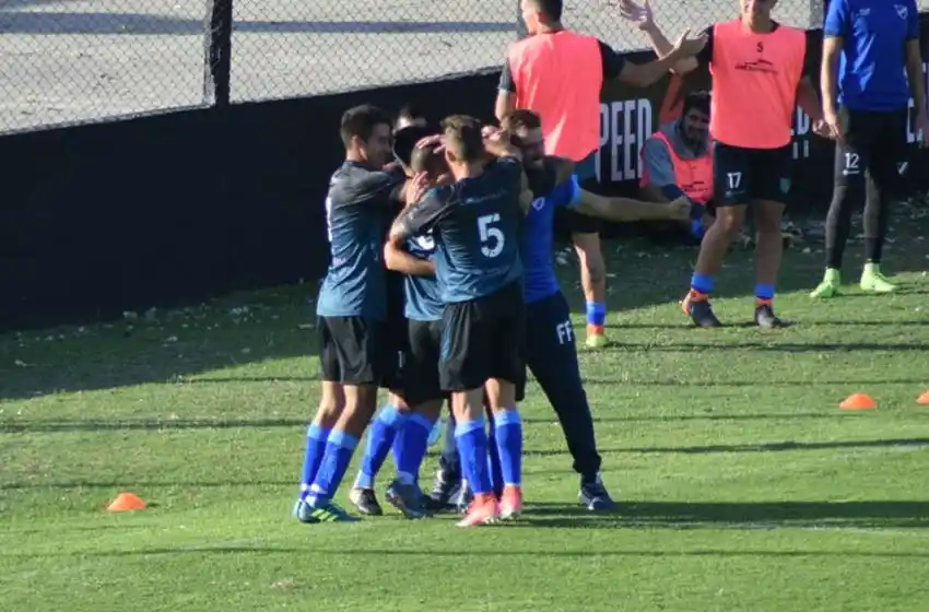 El Sala venció al campeón y jugará ante Liniers en el Reducido