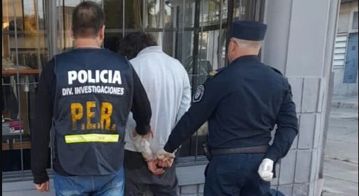 Quedó detenido luego de haber sido atrapado robando en una tienda de ropa
