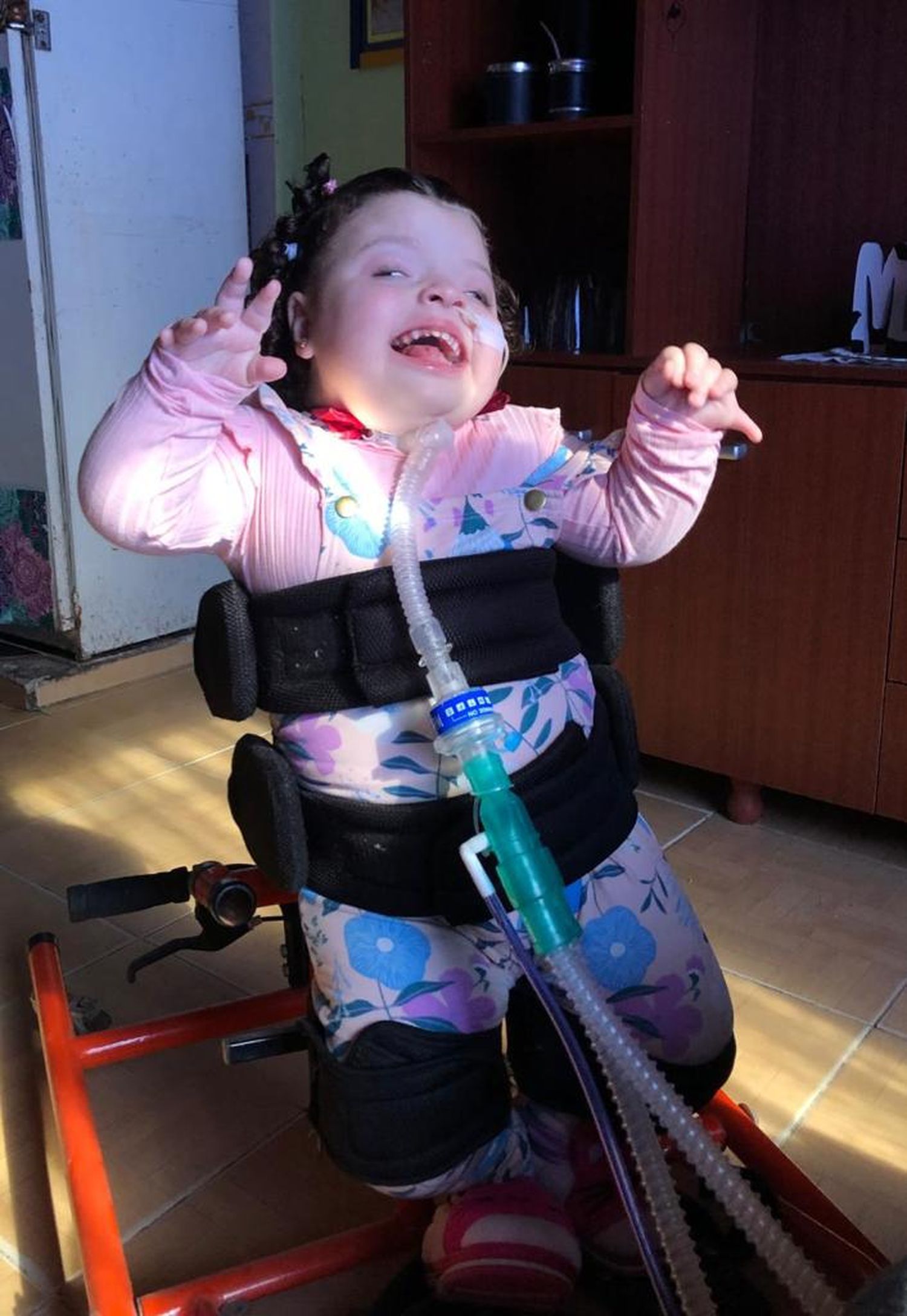 Melody es electrodependiente y necesita una vivienda con urgencia