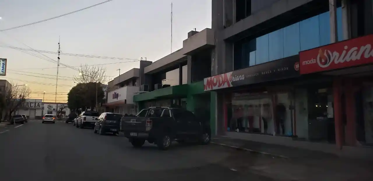 Abrieron y le labraron un acta por incumplir restricciones