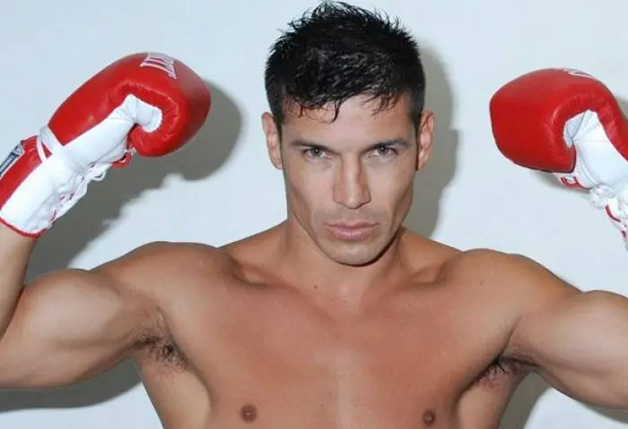�SMaravilla⬝ busca llegar 10  puntos a la pelea con McGowen