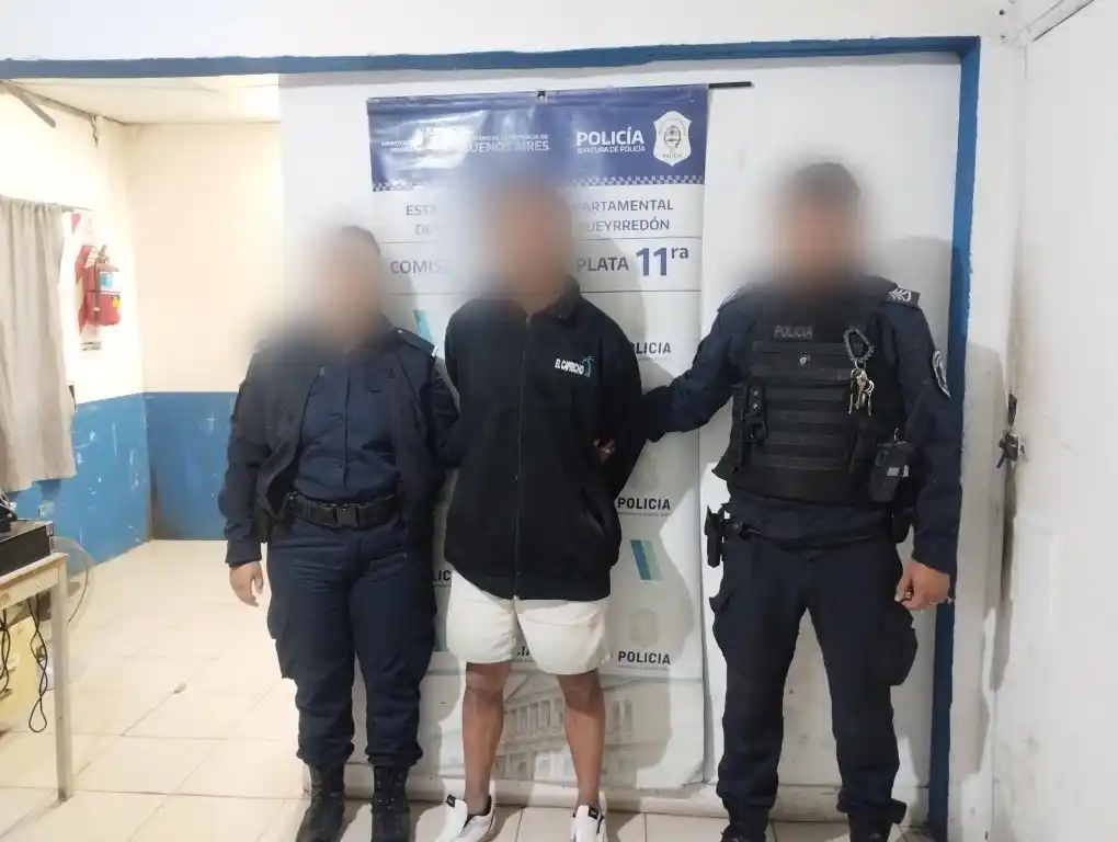 El sujeto, de 36 años, fue capturado por la víctima de un robo, quien lo entregó a la Policía.