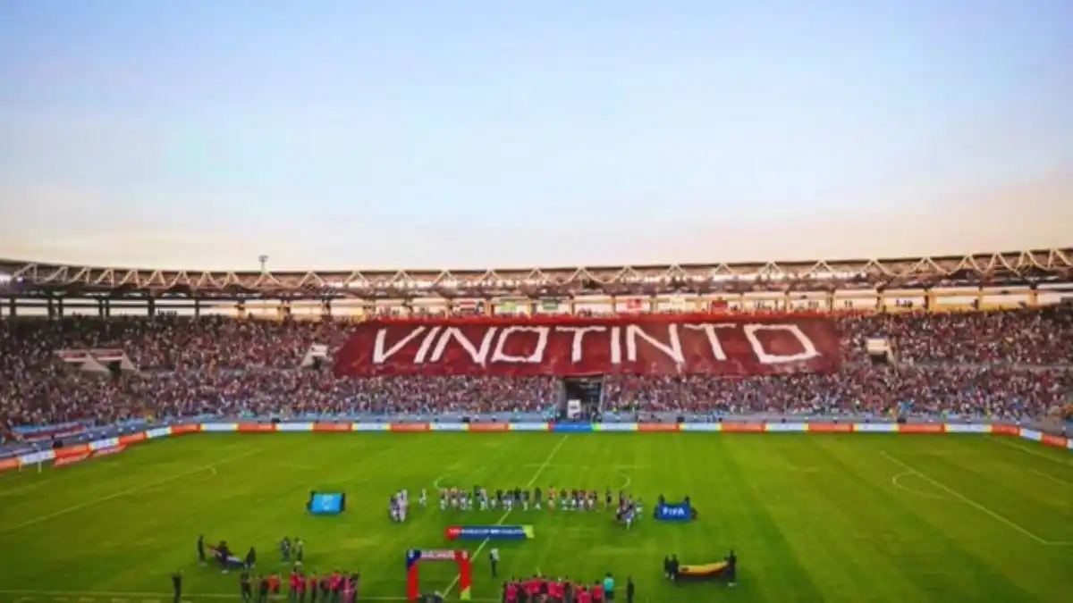 Momento inédito de la afición Vinotinto: nunca se había estado tan cerca del cielo (+IMÁGENES)