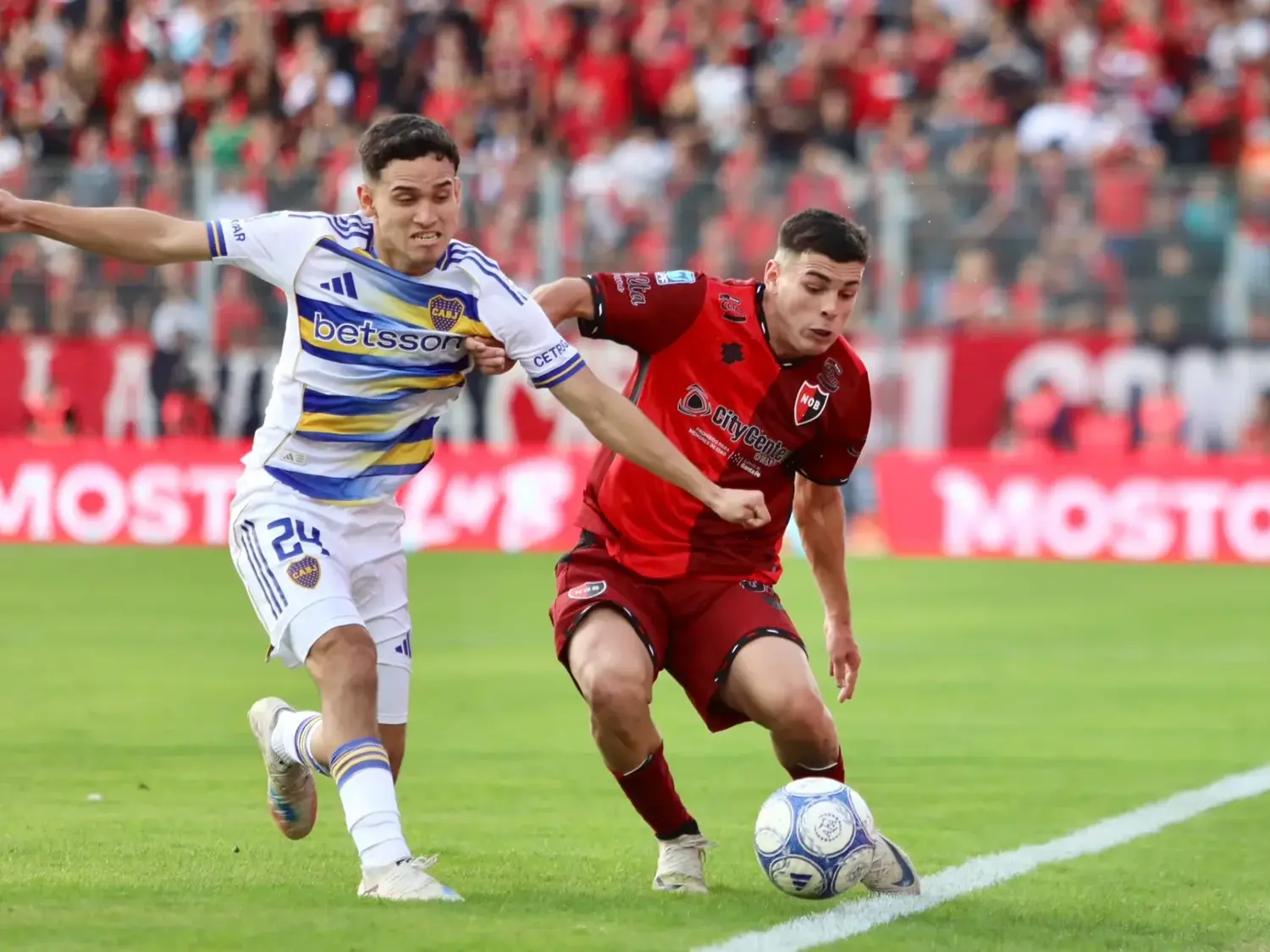 Newell's lo dio vuelta en el segundo tiempo, pero Boca lo empató sobre el final en el Coloso