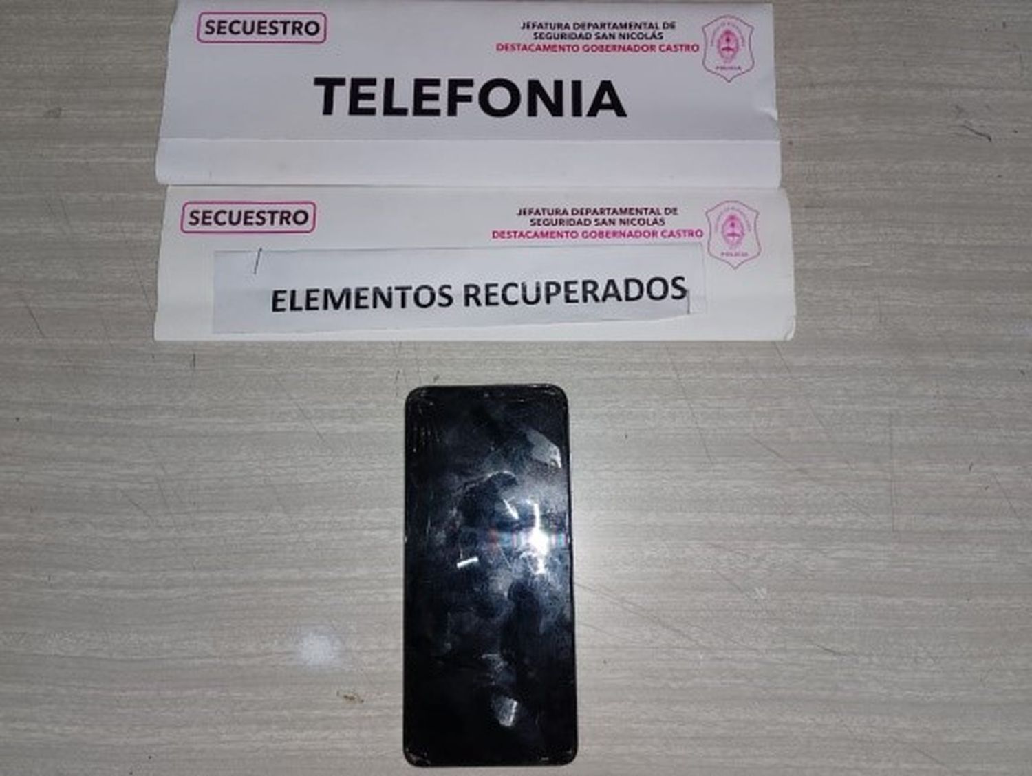 Gobernador Castro: robó un celular y fue atrapado por la policía