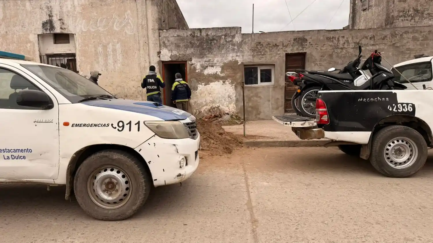 Cayeron por picadas en la Plaza de las Carretas: secuestran motos, autopartes robadas y cocaína