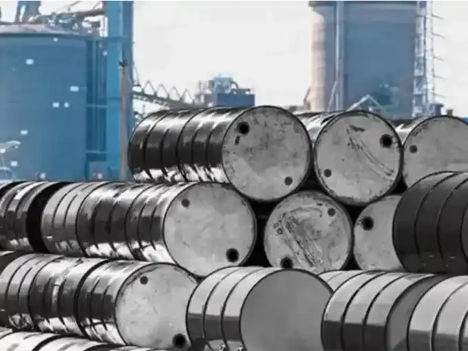 El petróleo supera los 115 dólares en medio de nuevas amenazas de Trump a Irán