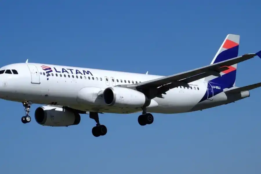 Un piloto de Latam murió durante un viaje entre Miami y Santiago de Chile