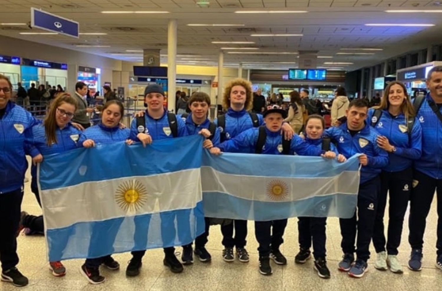 Dos marplatenses en el mundial de natación para jóvenes con síndrome de down