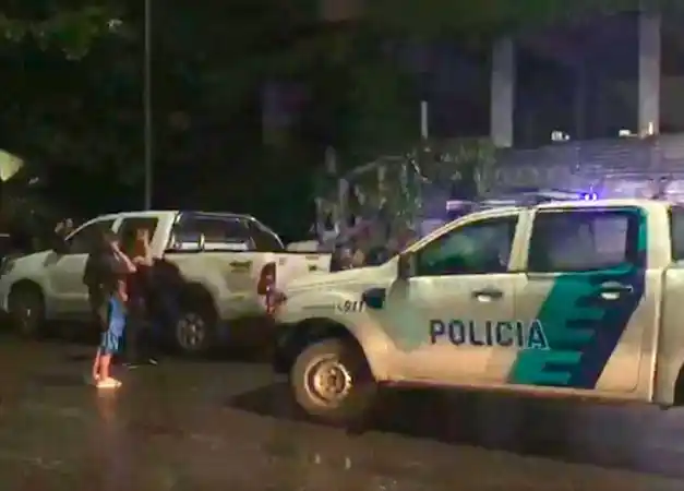 Mataron a una adolescente de 15 años: la arrojaron desde el balcón de un edificio