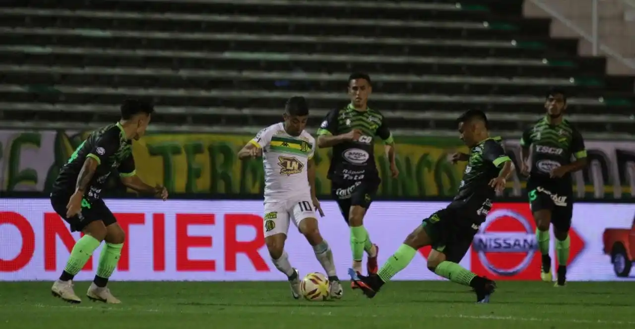 Un tiro libre magistral dejó a Aldosivi con las manos vacías