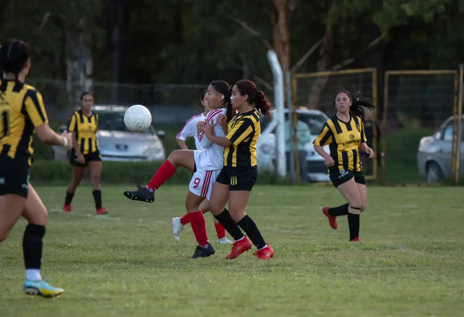 El Fútbol Femenino rodó a pesar de la lluvia