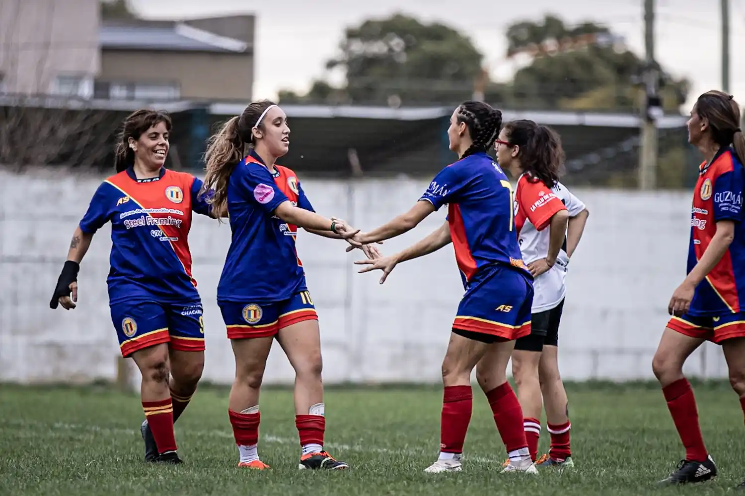 Oficial de Fútbol Femenino: Colegiales sigue en la pelea