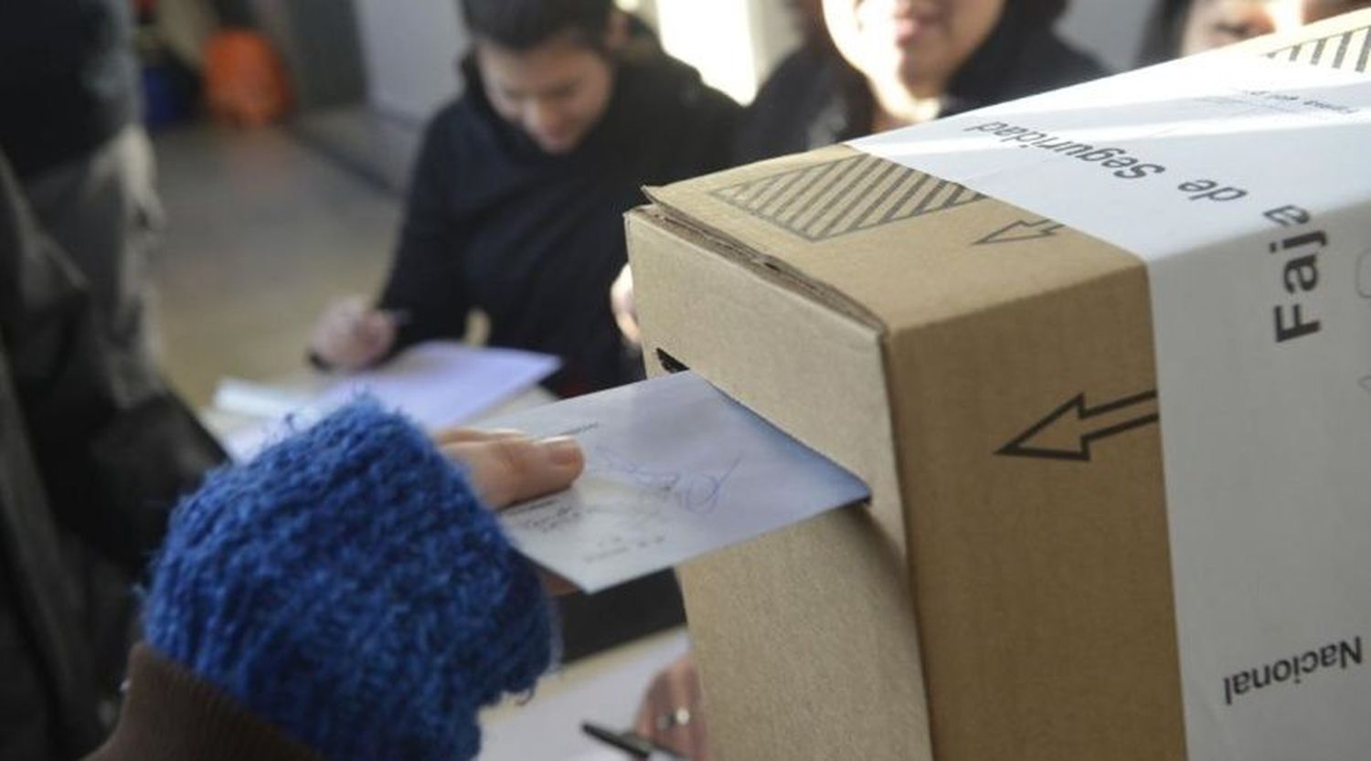 Voto joven: Más de 330 mil bonaerenses nacidos en 2004 y 2005 votan por primera vez en las PASO 2021