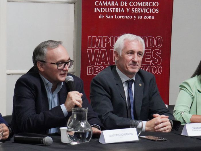 Presentación en la Cámara de Comercio, Industria y Servicios de San Lorenzo de una nueva herramienta para ordenar el tránsito de camiones hacia los puertos del Gran Rosario durante la campaña agrícola.