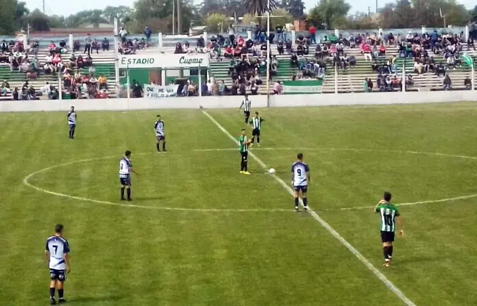 Estación Quequén y Ministerio no se sacaron ventajas en el partido de ida