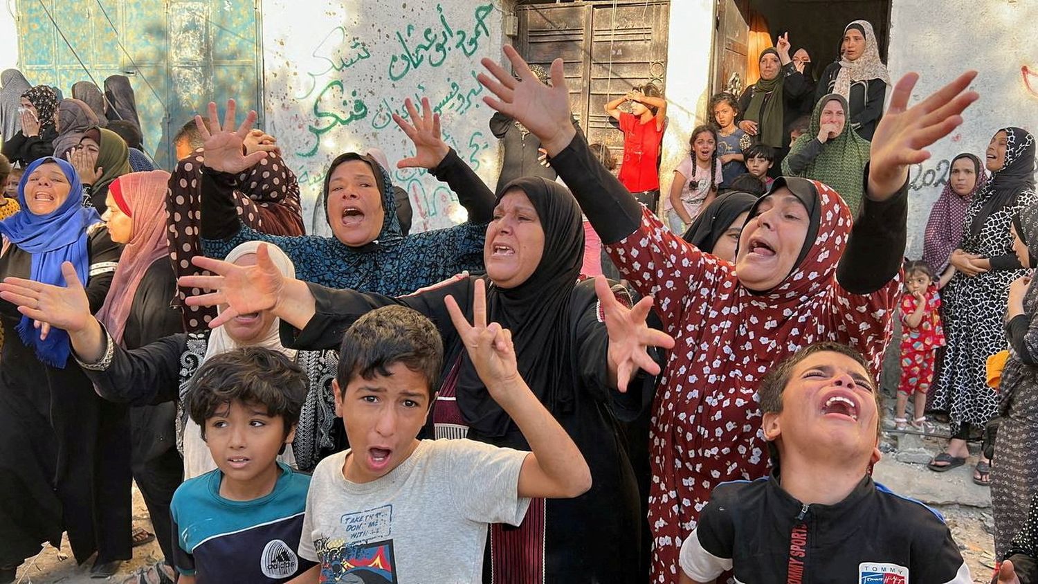 La ayuda humanitaria entró a Gaza en medio de nuevos llamados a una tregua