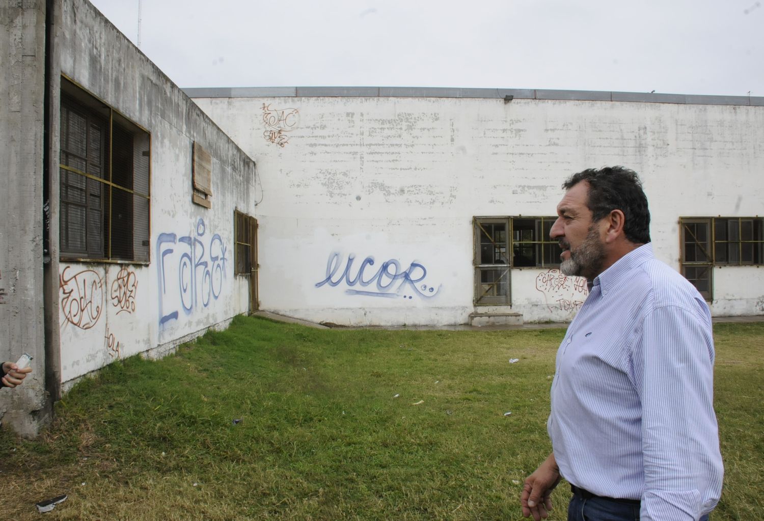 Fuertes críticas al presidente del Consejo Escolar por demoras en obras