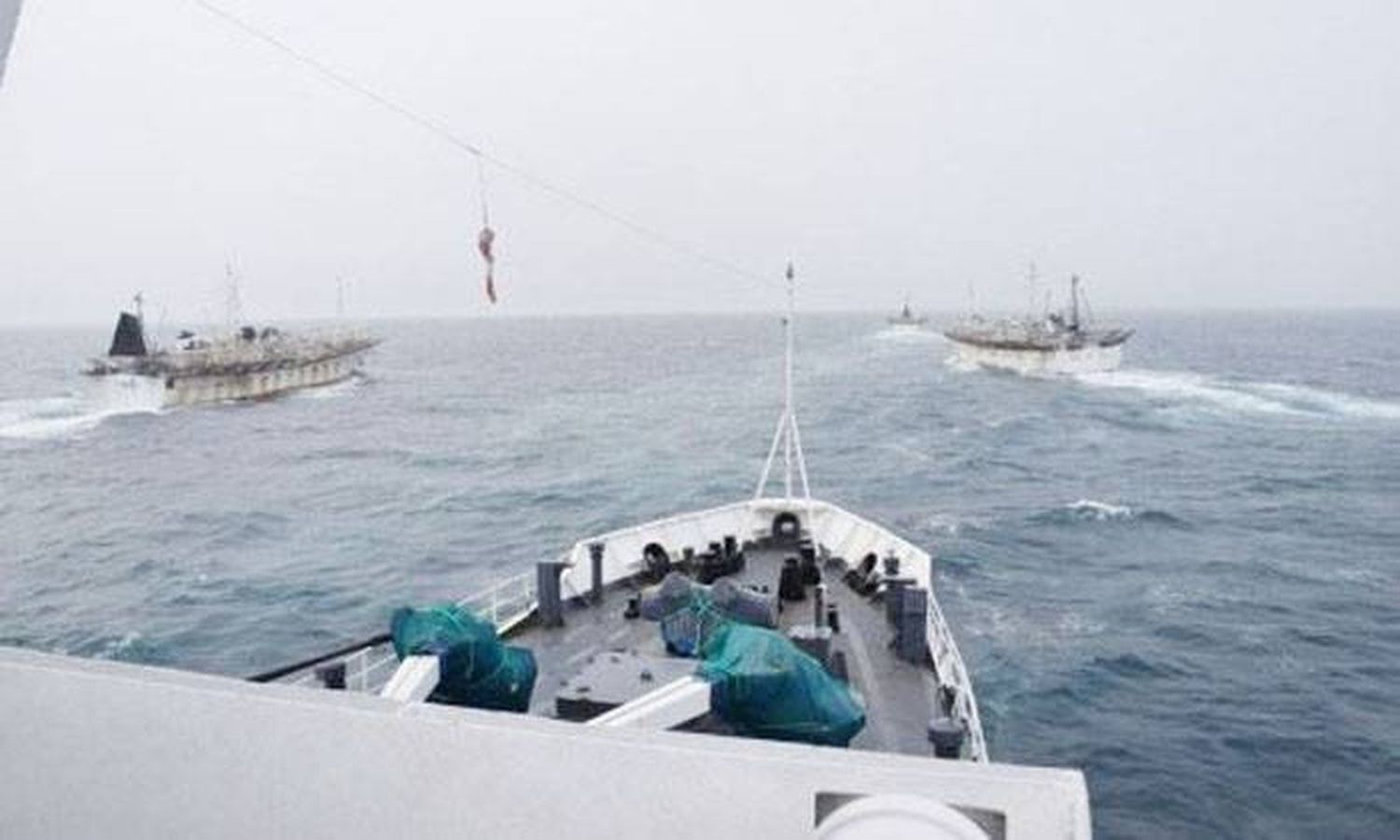 Alerta por barcos pesqueros chinos